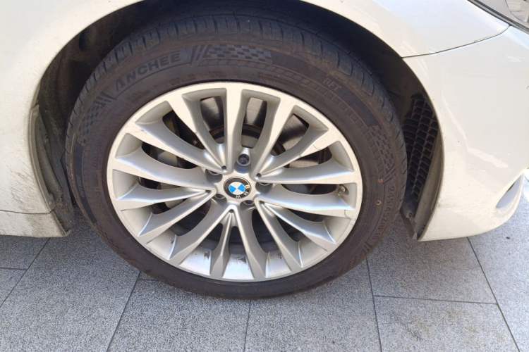 Used BMW 5 Series 2020 530Li Leading Edition Luxury Package Right Front Wheel Hub