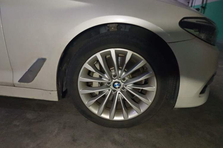 Used BMW 5 Series 2020 530Li Leading Edition Luxury Package Right Front Wheel Hub