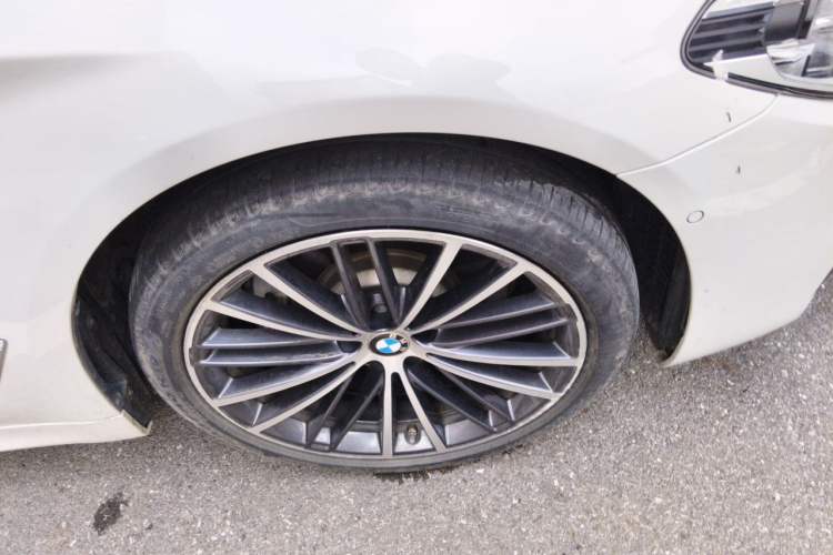 Used BMW 5 Series 2020 530Li Leading Model M Sport Package Right Front Wheel Hub