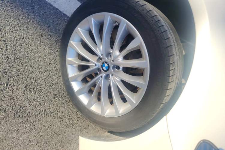 Used BMW 5 Series 2020 525Li Luxury Package Right Front Wheel Hub