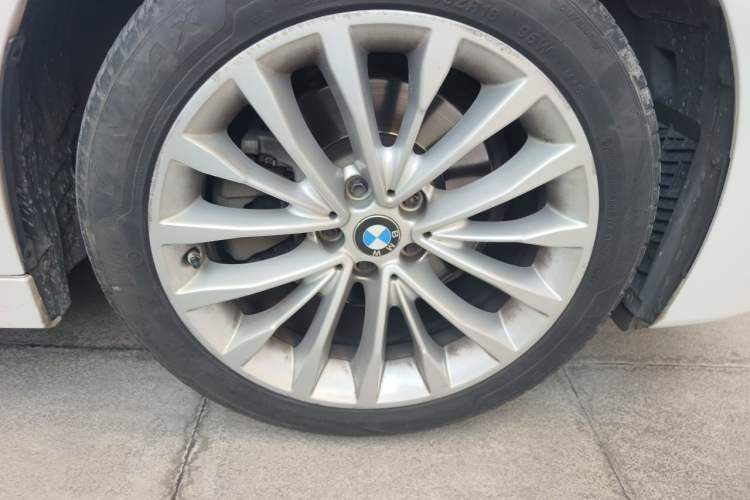 Used BMW 5 Series 2020 525Li Luxury Package Right Front Wheel Hub