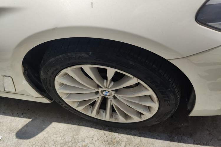 Used BMW 5 Series 2020 525Li Luxury Package Right Front Wheel Hub