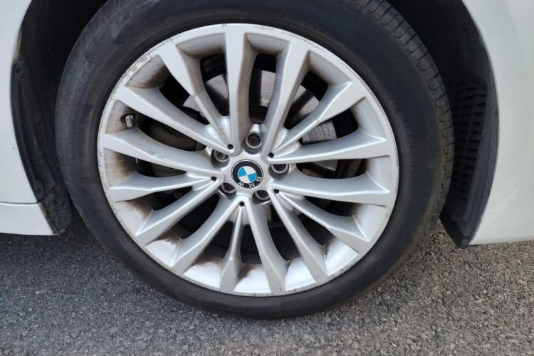 Used BMW 5 Series 2020 525Li Luxury Package Right Front Wheel Hub