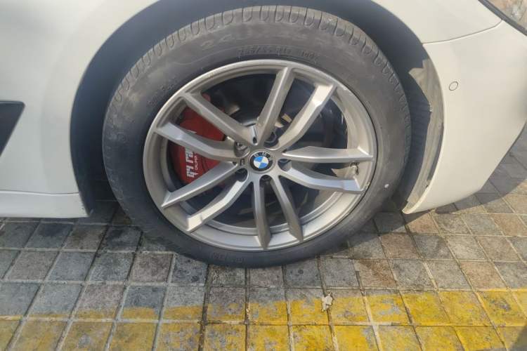 Used BMW 5 Series 2020 525i M Sport Package Right Front Wheel Hub
