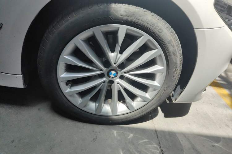 Used BMW 5 Series 2020 525Li Luxury Package Right Front Wheel Hub