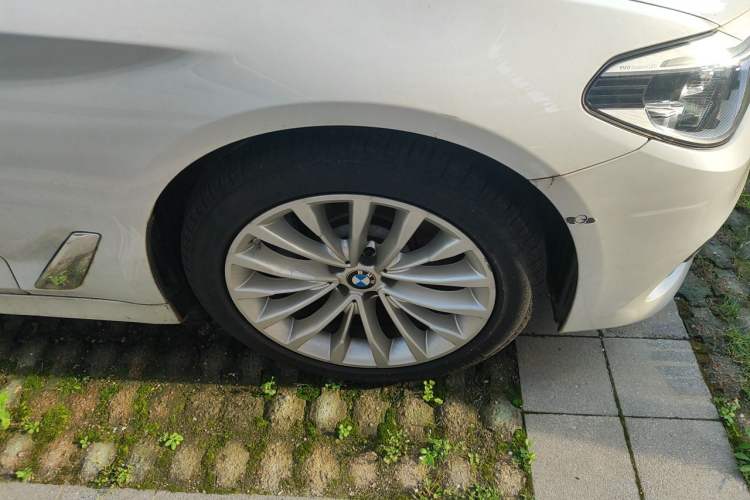 Used BMW 5 Series 2020 530Li Leading Edition Luxury Package Right Front Wheel Hub