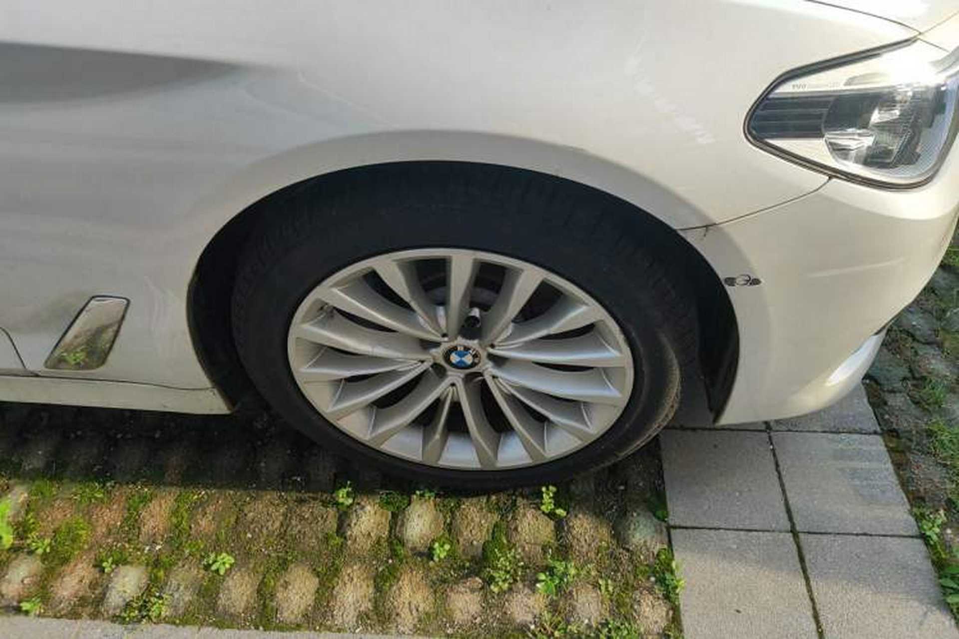 Used BMW 5 Series 2020 530Li Leading Edition Luxury Package Right Front Wheel Hub
