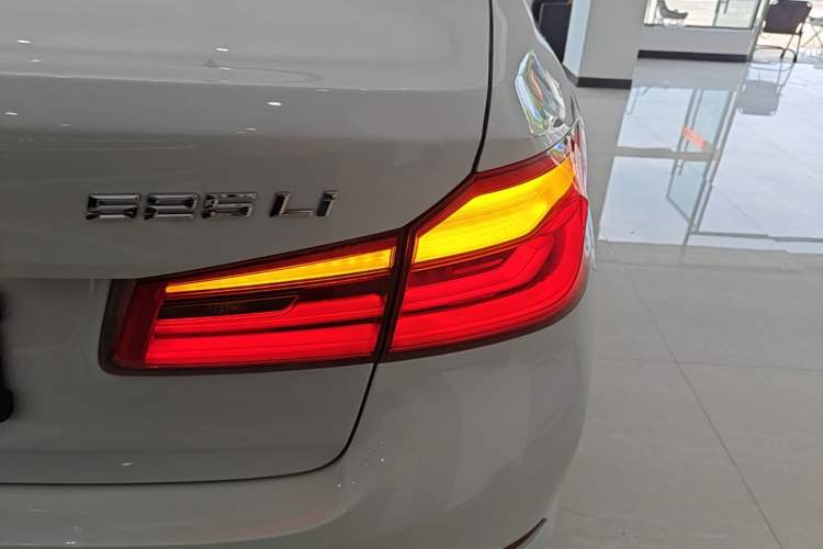 Used BMW 5 Series 2020 525Li Luxury Package Right Rear Taillight