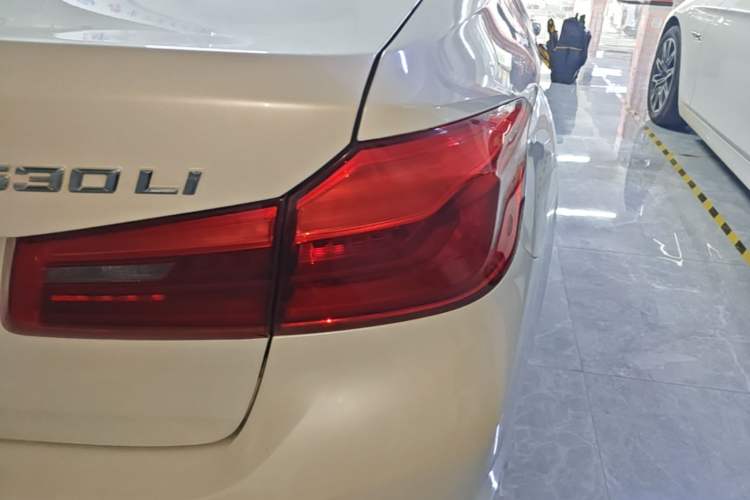 Used BMW 5 Series 2020 530Li Leading Edition Luxury Package Right Rear Taillight