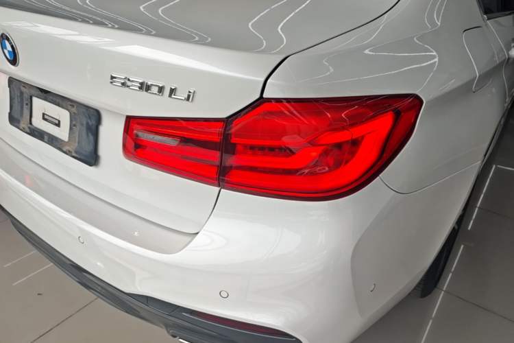 Used BMW 5 Series 2020 530Li Leading Model M Sport Package Right Rear Taillight