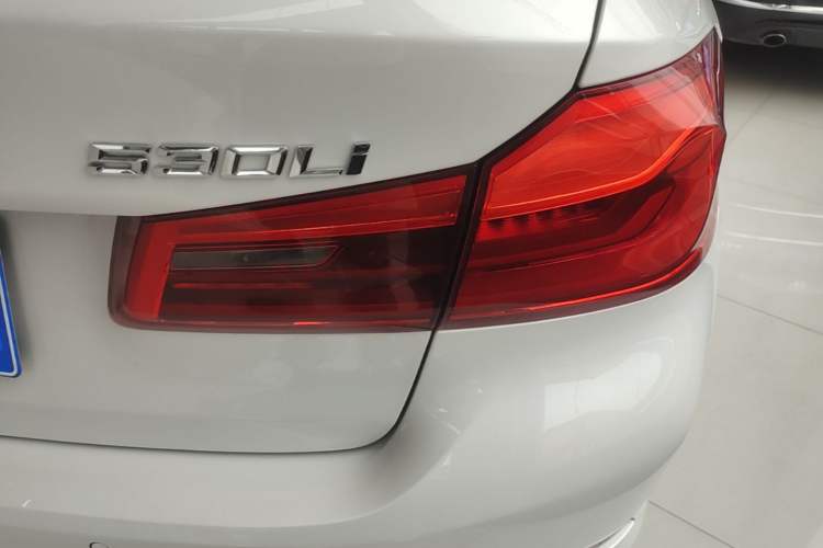 Used BMW 5 Series 2020 530Li Leading Edition Luxury Package Right Rear Taillight