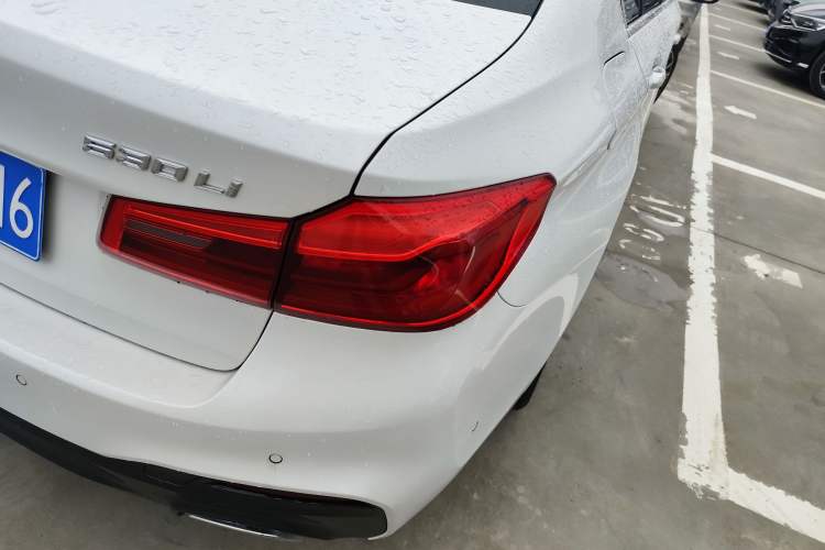 Used BMW 5 Series 2020 530Li Luxury Edition M Sport Package Right Rear Taillight