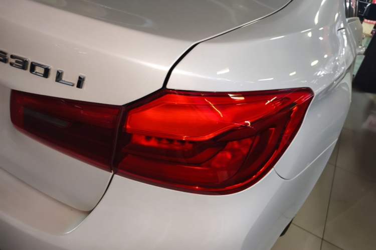 Used BMW 5 Series 2020 530Li Leading Model M Sport Package Right Rear Taillight