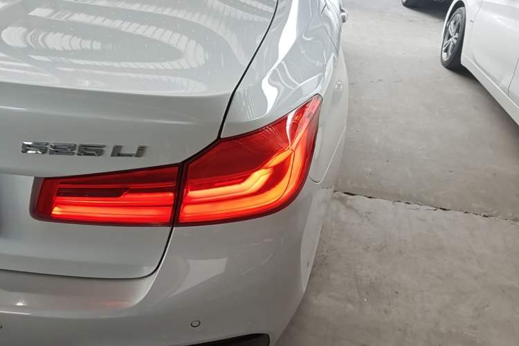Used BMW 5 Series 2020 525Li M Sport Package Right Rear Taillight