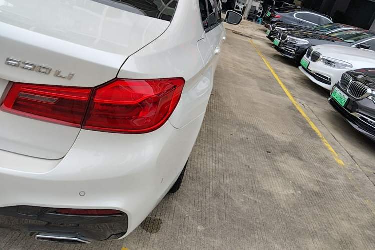 Used BMW 5 Series 2020 530Li Luxury Edition M Sport Package Right Rear Taillight