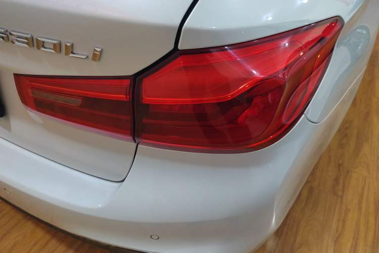 Used BMW 5 Series 2020 530Li Luxury Edition M Sport Package Right Rear Taillight