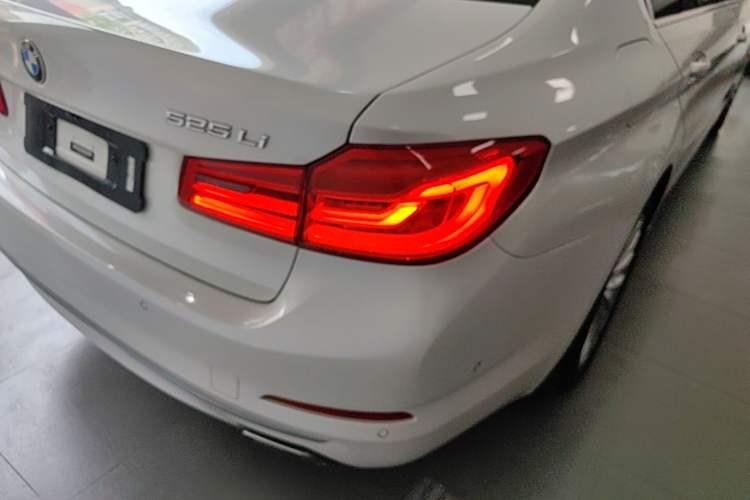 Used BMW 5 Series 2020 525Li Luxury Package Right Rear Taillight