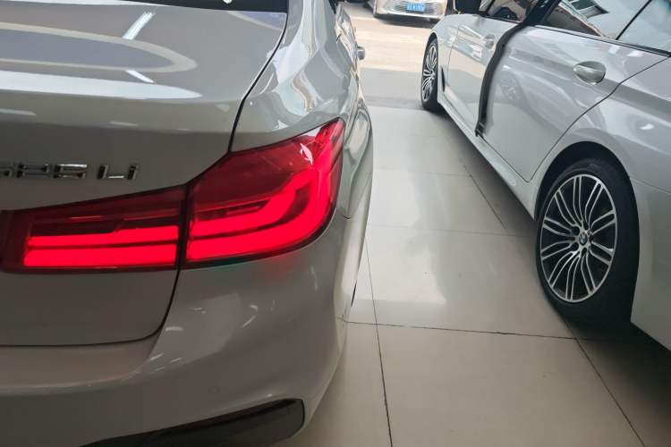 Used BMW 5 Series 2020 525Li M Sport Package Right Rear Taillight