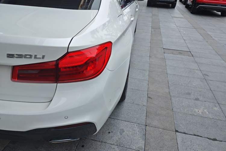 Used BMW 5 Series 2020 530Li Leading Model M Sport Package Right Rear Taillight