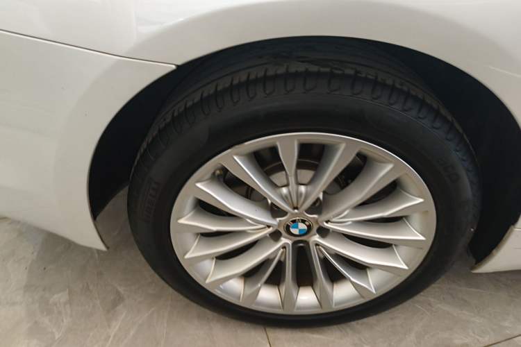 Used BMW 5 Series 2020 530Li Leading Edition Luxury Package Right Rear Wheel Hub