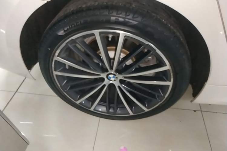 Used BMW 5 Series 2020 530Li xDrive M Sport Package Right Rear Wheel Hub