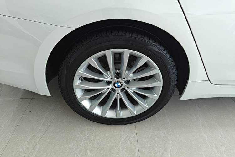 Used BMW 5 Series 2020 525Li Luxury Package Right Rear Wheel Hub