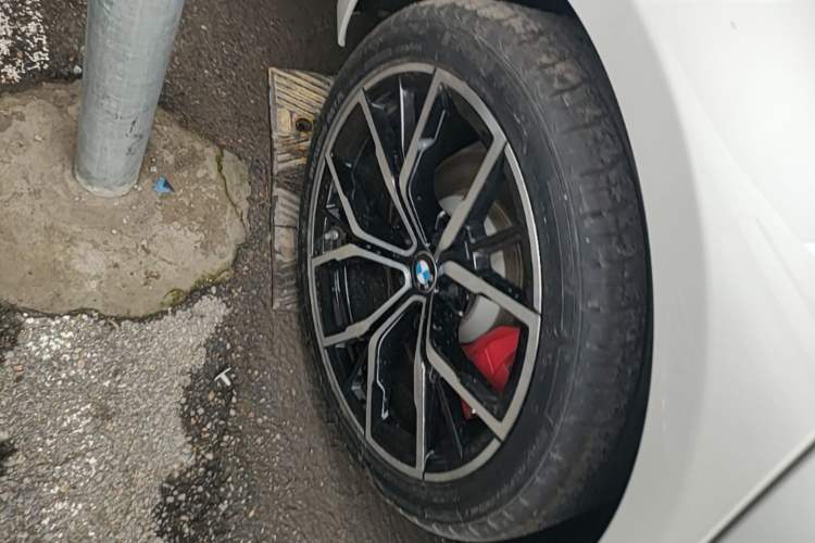 Used BMW 5 Series 2020 525Li Luxury Package Right Rear Wheel Hub