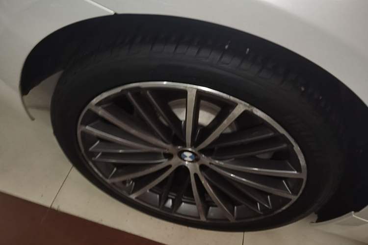 Used BMW 5 Series 2020 530Li Luxury Edition M Sport Package Right Rear Wheel Hub