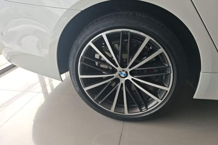 Used BMW 5 Series 2020 530Li Leading Model M Sport Package Right Rear Wheel Hub