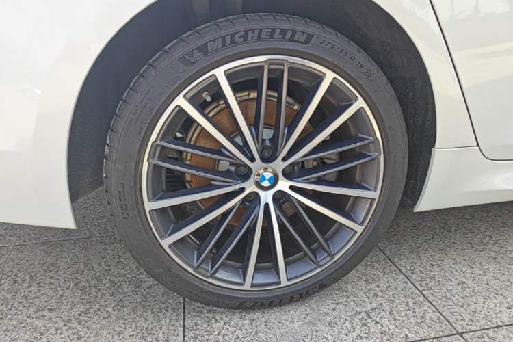 Used BMW 5 Series 2020 530Li Leading Model M Sport Package Right Rear Wheel Hub