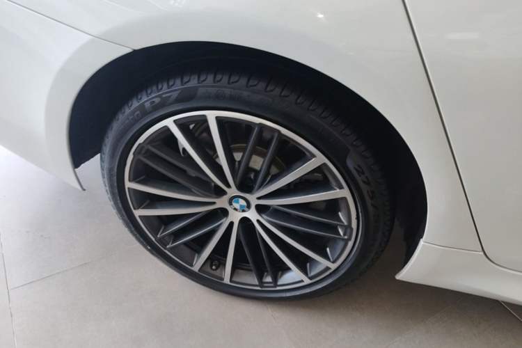 Used BMW 5 Series 2020 530Li Leading Model M Sport Package Right Rear Wheel Hub