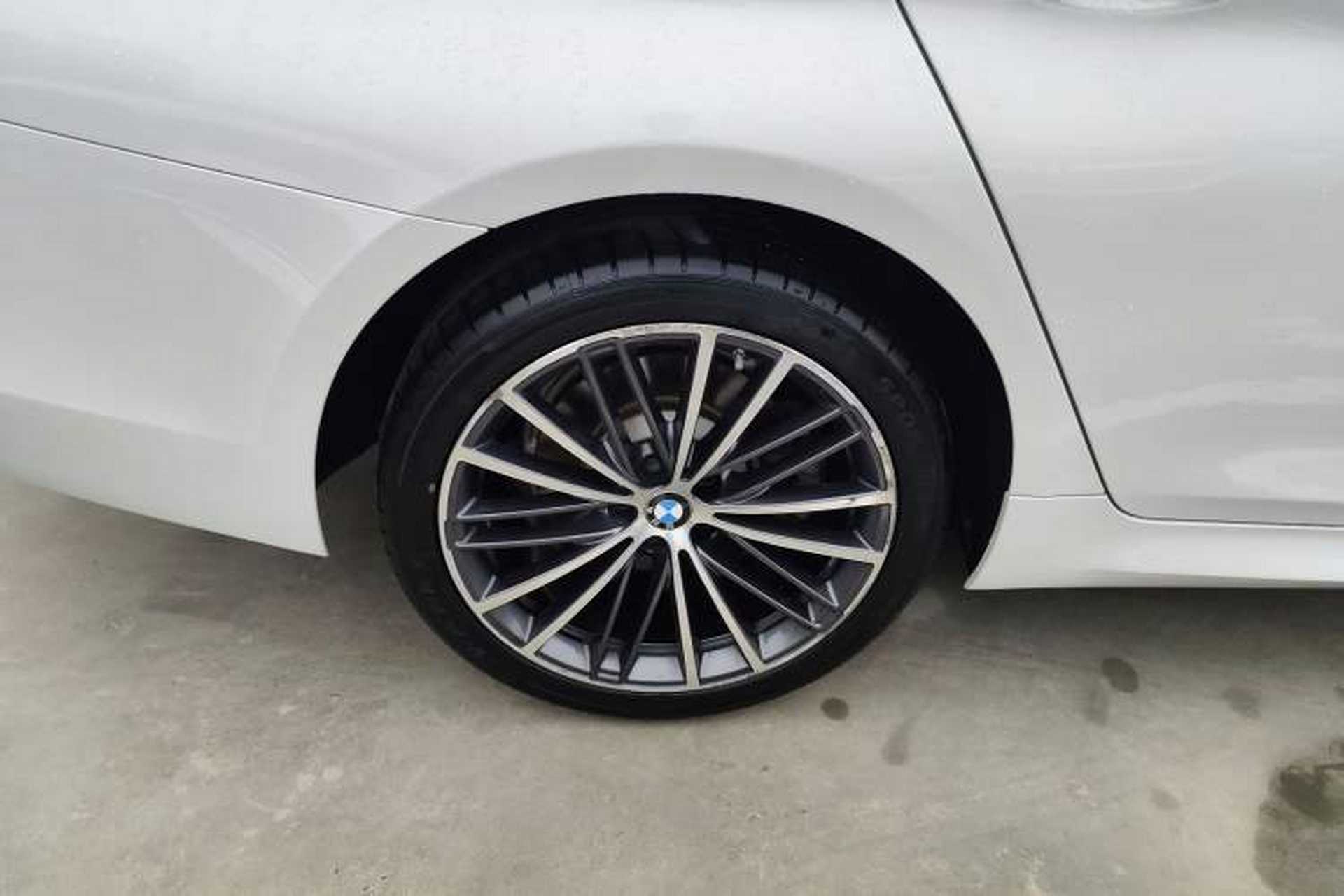 Used BMW 5 Series 2020 530Li Luxury Edition M Sport Package Right Rear Wheel Hub