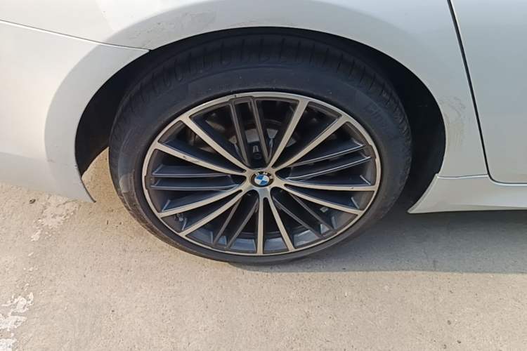 Used BMW 5 Series 2020 530Li Luxury Edition M Sport Package Right Rear Wheel Hub