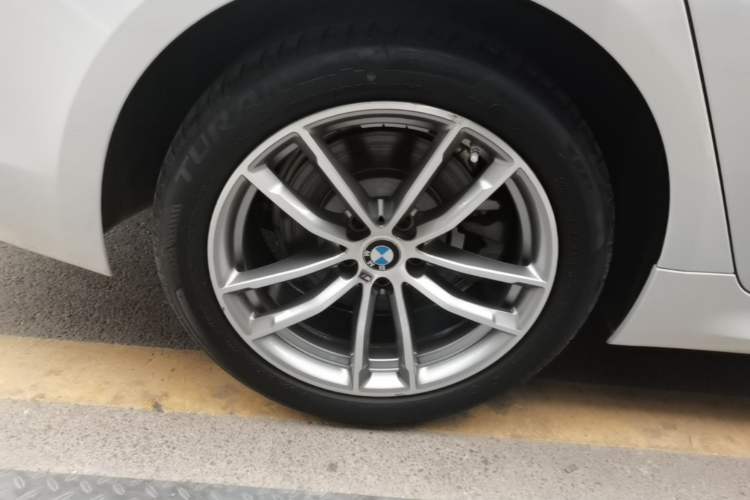 Used BMW 5 Series 2020 525Li M Sport Package Right Rear Wheel Hub