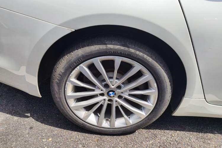 Used BMW 5 Series 2020 530Li xDrive Luxury Package Right Rear Wheel Hub