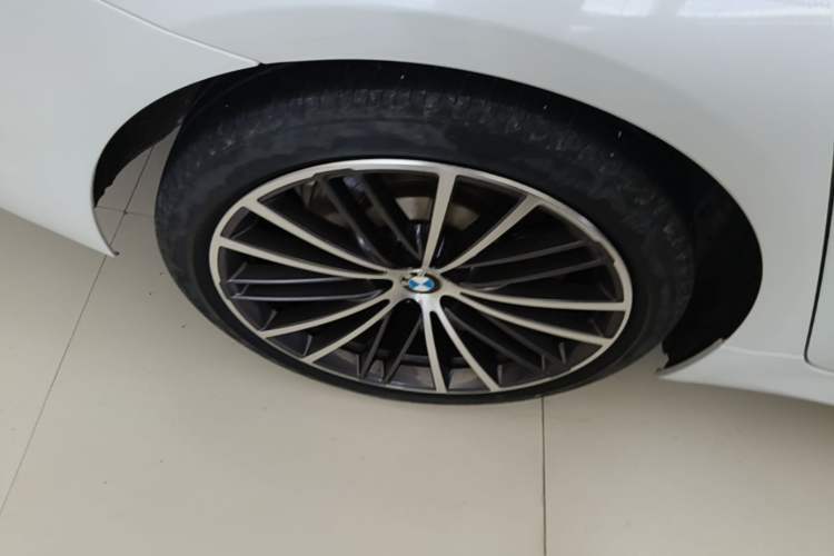 Used BMW 5 Series 2020 530Li Leading Model M Sport Package Right Rear Wheel Hub