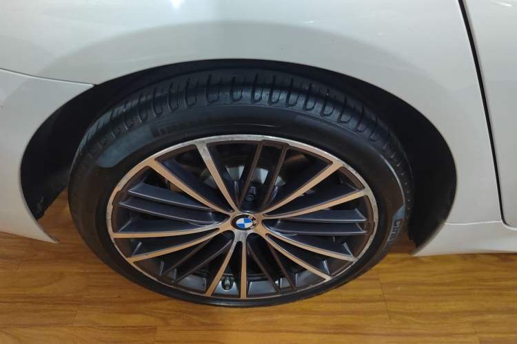 Used BMW 5 Series 2020 530Li Luxury Edition M Sport Package Right Rear Wheel Hub