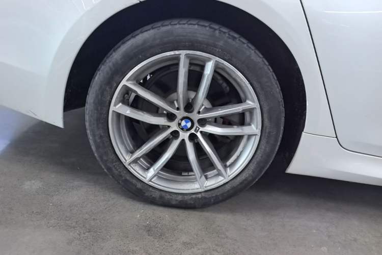 Used BMW 5 Series 2020 525Li M Sport Package Right Rear Wheel Hub