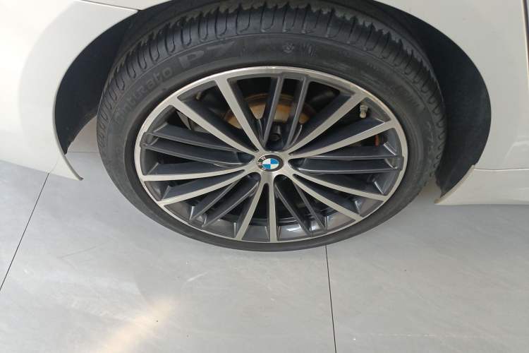 Used BMW 5 Series 2020 530Li Leading Model M Sport Package Right Rear Wheel Hub