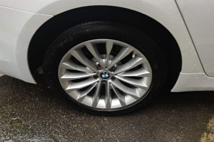 Used BMW 5 Series 2020 525Li Luxury Package Right Rear Wheel Hub