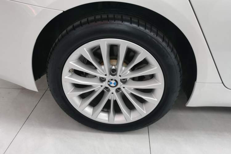 Used BMW 5 Series 2020 525Li Luxury Package Right Rear Wheel Hub