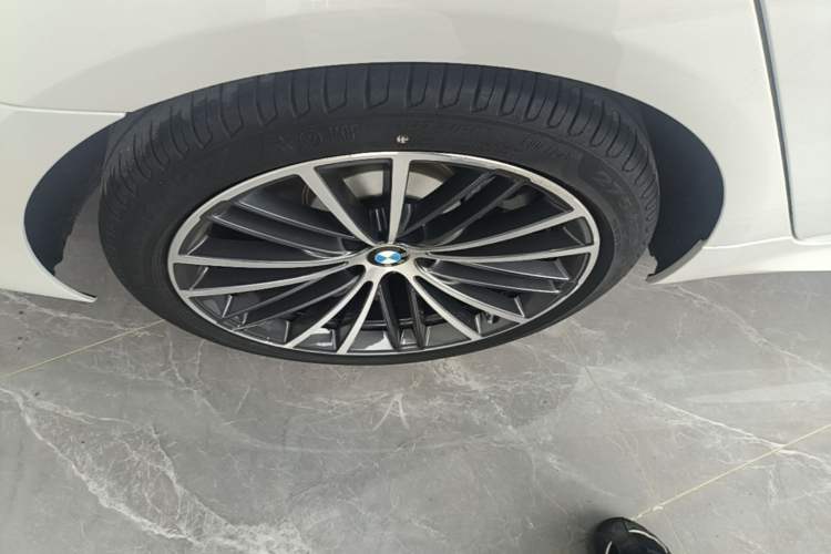 Used BMW 5 Series 2020 530Li Leading Model M Sport Package Right Rear Wheel Hub