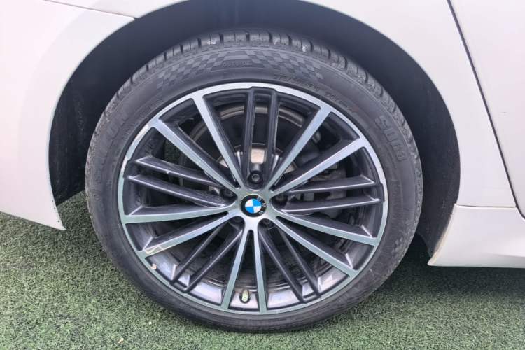 Used BMW 5 Series 2020 530Li Leading Model M Sport Package Right Rear Wheel Hub