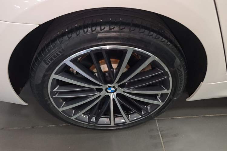 Used BMW 5 Series 2020 530Li Leading Model M Sport Package Right Rear Wheel Hub