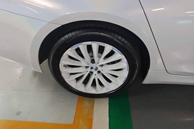 Used BMW 5 Series 2020 525Li Luxury Package Right Rear Wheel Hub