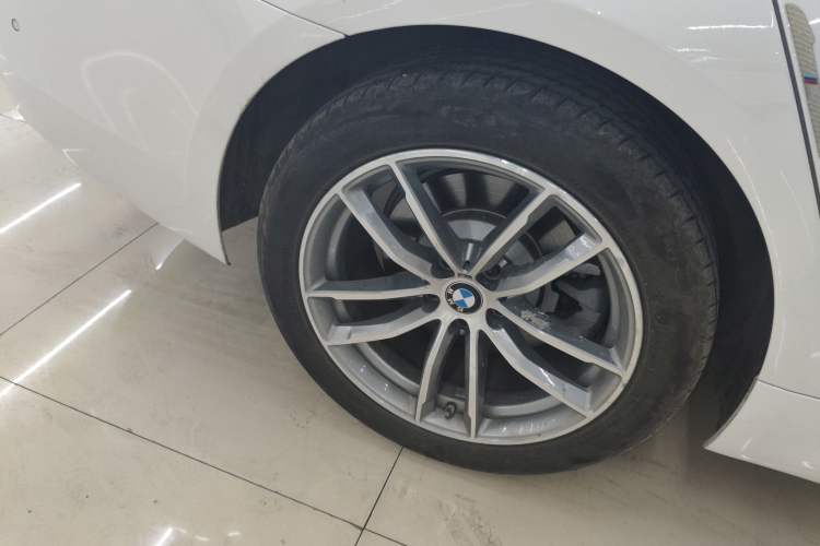 Used BMW 5 Series 2020 525Li M Sport Package Right Rear Wheel Hub