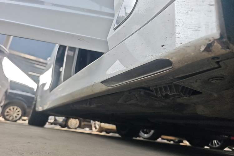 Used BMW 5 Series 2020 530Li xDrive Luxury Package Right Side Sill