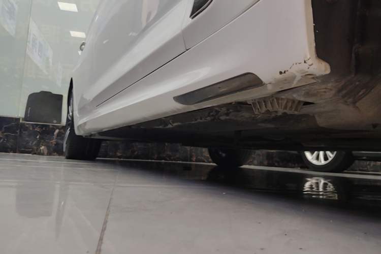 Used BMW 5 Series 2020 530Li Leading Model M Sport Package Right Side Sill