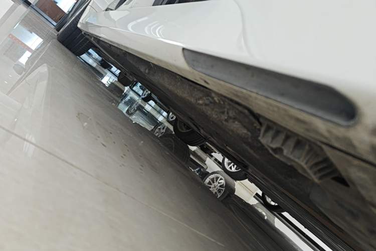 Used BMW 5 Series 2020 525Li Luxury Package Right Side Sill