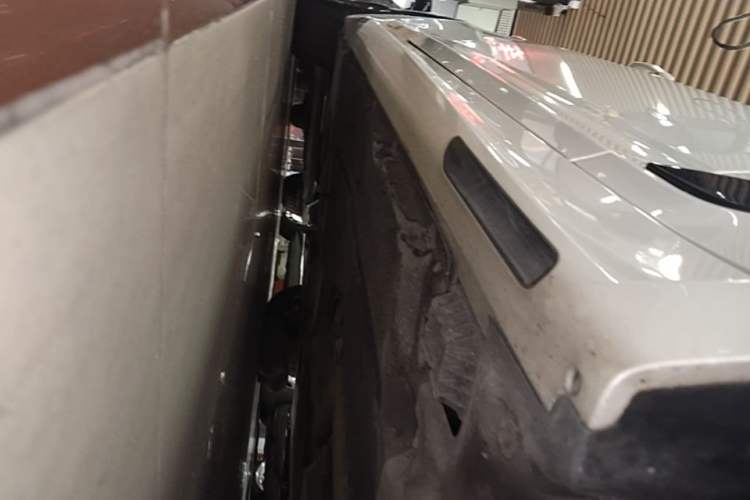 Used BMW 5 Series 2020 530Li Luxury Edition M Sport Package Right Side Sill